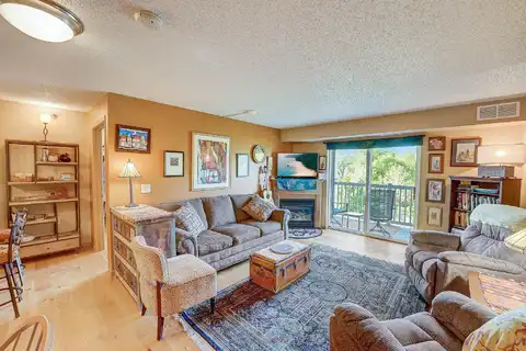 Lake, CHANHASSEN, MN 55317