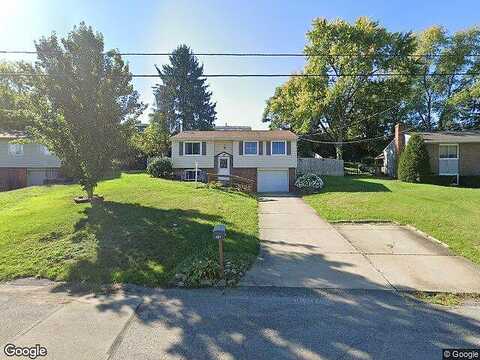 Warrencliff, MONACA, PA 15061