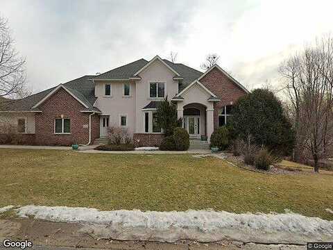 Lakeway, CHANHASSEN, MN 55317