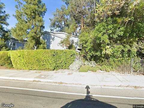 Mulholland Dr, Woodland Hills, CA 91364