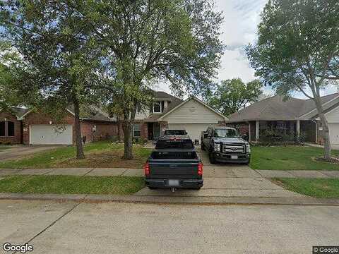 Shallow Brook Ln, Dickinson, TX 77539