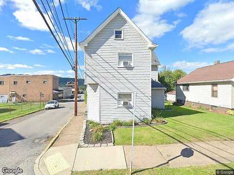 3Rd Ave, Conway, PA 15027