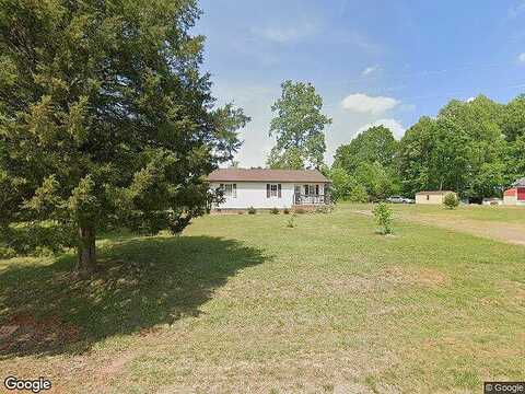 Golden Leaf Rd, Nathalie, VA 24577