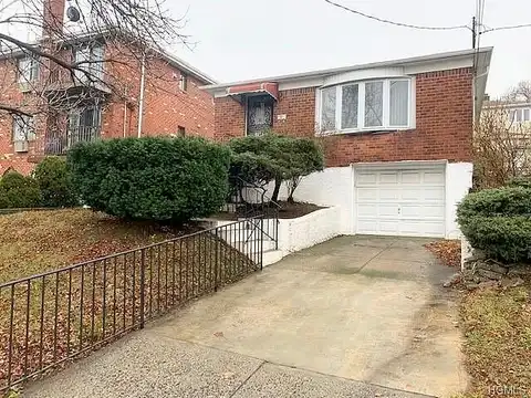 Ditmars, EAST ELMHURST, NY 11369