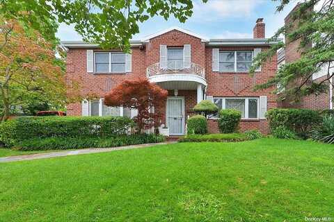 72Nd, FLUSHING, NY 11367