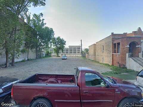 W Grenshaw Street, Chicago, IL 60624