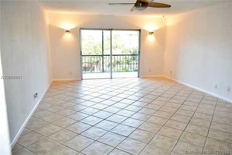 Falls Circle, LAUDERHILL, FL 33319