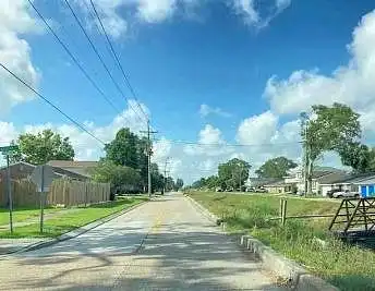 Oakwood, GRETNA, LA 70056