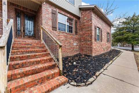 8 Duxford CIR, Bella Vista, AR 72714