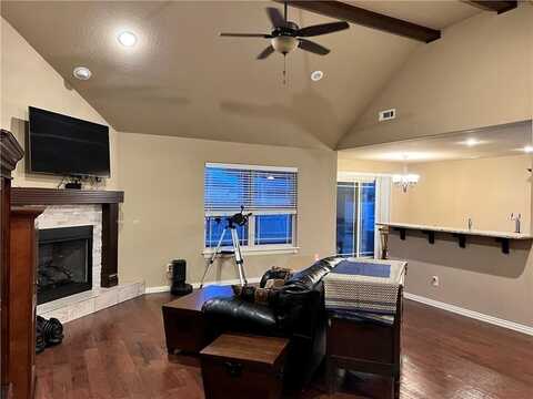 1901 SW Cypress ST, Bentonville, AR 72713