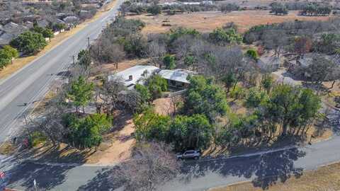 142 Royal Oaks Dr, Kerrville, TX 78028