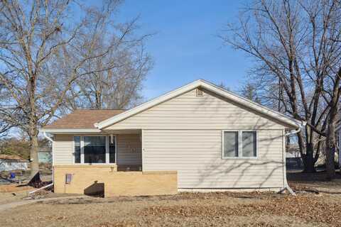 910 W Boston Avenue, Indianola, IA 50125