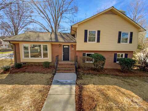 7401 Limerick Drive, Charlotte, NC 28270