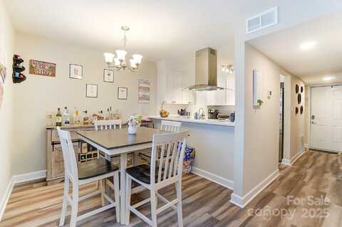1605 Merry Oaks Road, Charlotte, NC 28205