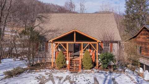 284 Caldwell Drive, Maggie Valley, NC 28751