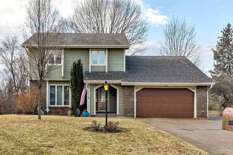 9608 Palm Circle, Urbandale, IA 50322