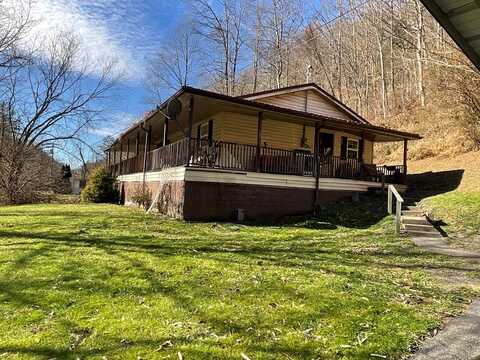 17970 Ferrells Creek Road, Belcher, KY 41513