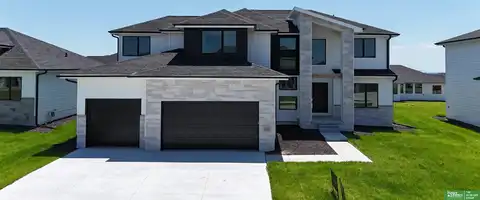 21137 Ellison Avenue, Elkhorn, NE 68022