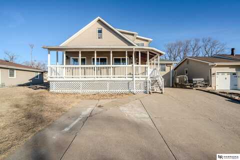 530 E 2nd Street, Papillion, NE 68046