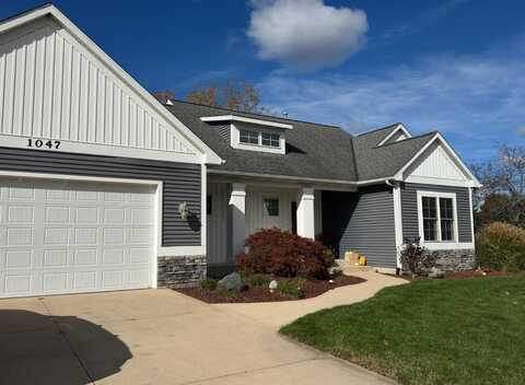 1047 E Bluff Court, Zeeland, MI 49464