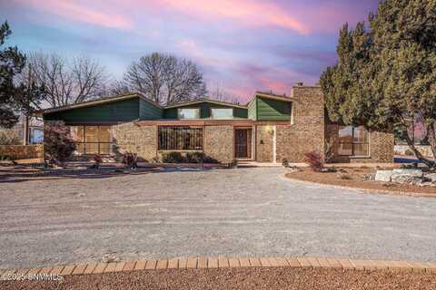 2080 Tres Pinos Lane, Las Cruces, NM 88005