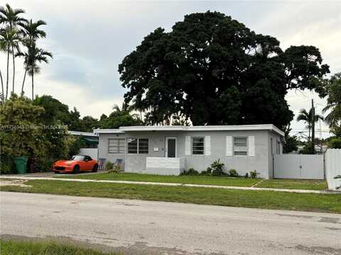 121 W 42nd St, Hialeah, FL 33012