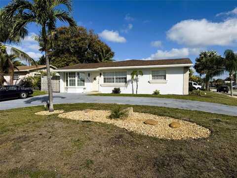 671 SW 14th St, Deerfield Beach, FL 33441