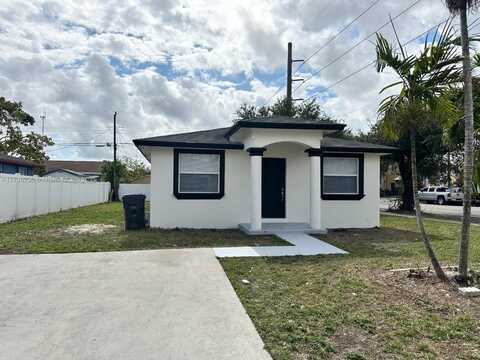 5584 Plunkett St, Hollywood, FL 33021