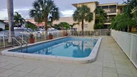 1100 NE 1st Ct, Hallandale Beach, FL 33009