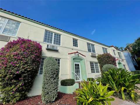 741 15th St, Miami Beach, FL 33139