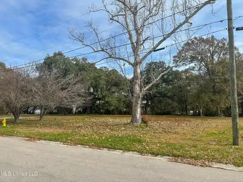 378 Maple Street, Biloxi, MS 39530