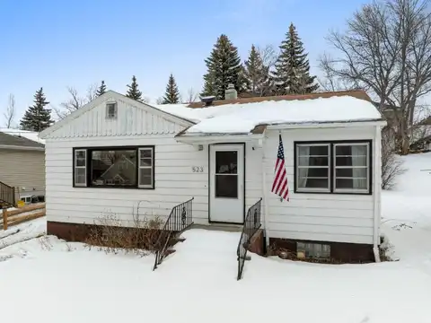 523 SE 5th Street, Minot, ND 58701