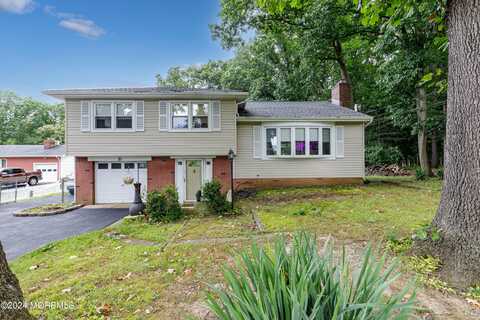 16 Boundary Road, Marlboro, NJ 07746