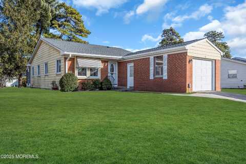 28 Hudson Parkway, Whiting, NJ 08759