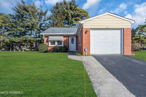 28 Hudson Parkway, Whiting, NJ 08759
