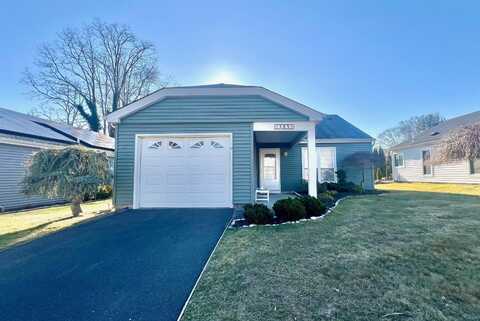 583 Stratford Lane, Ridge, NY 11961