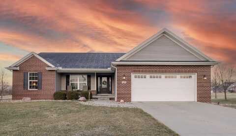 203 Bluebird Court, Hudson, IL 61748