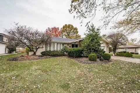 1615 Holly Avenue, Darien, IL 60561