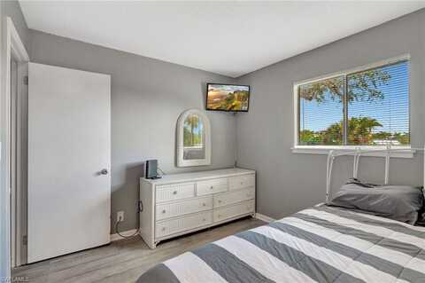 3257 Royal Canadian, FORT MYERS, FL 33907