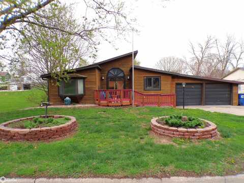 107 4th Street NE, State Center, IA 50247
