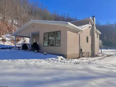 142 Loy Lane, Bristol, WV 26426