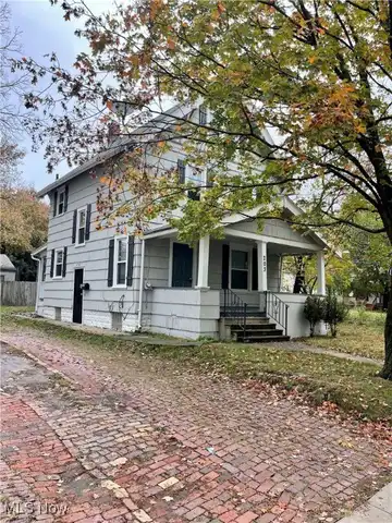 203 E York Street, Akron, OH 44310