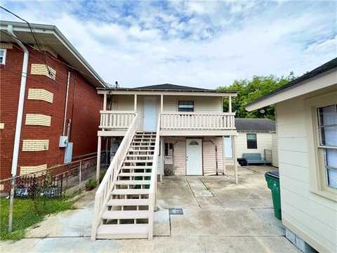 715 AVENUE B None, Westwego, LA 70094