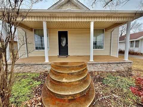 103 S Vann, Pryor, OK 74361