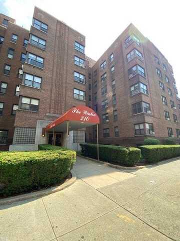 256 Martine Ave, White Plains, NY 10601