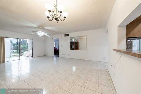 4211 NW 41st St, Lauderdale Lakes, FL 33319