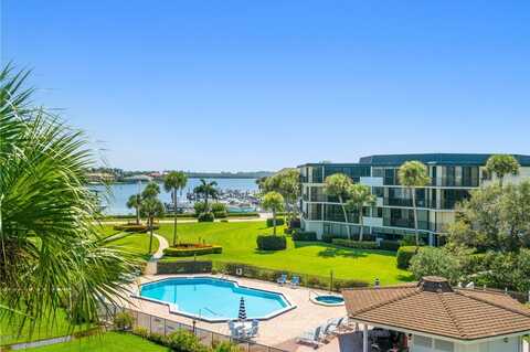 1821 Mooringline Drive, Vero Beach, FL 32963