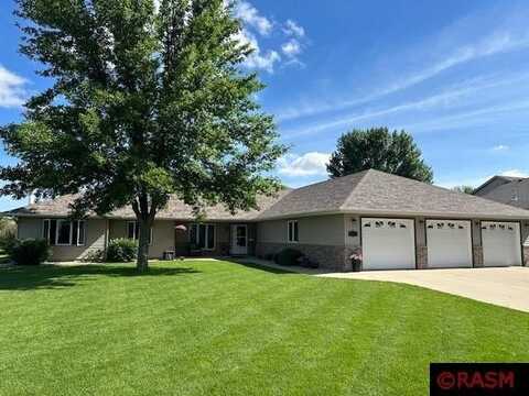 800 N 8th Street, Nicollet, MN 56074