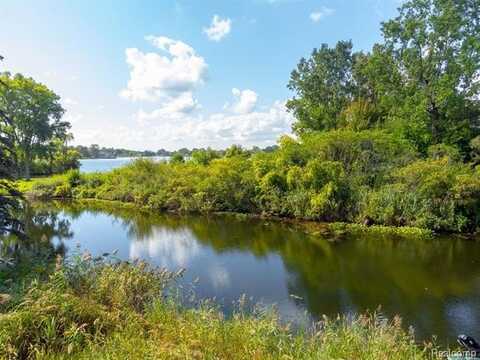 0002860 CHADWICK Drive, Waterford, MI 48328