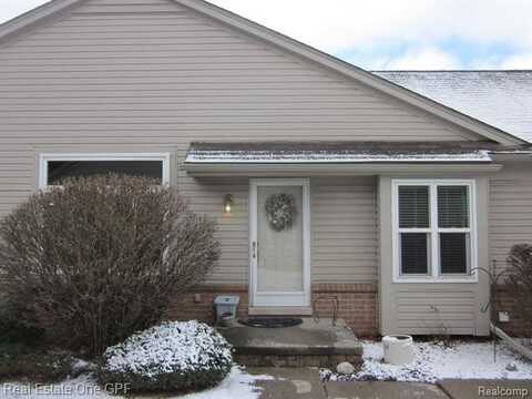 34528 MANOR RUN Circle, Sterling Heights, MI 48312